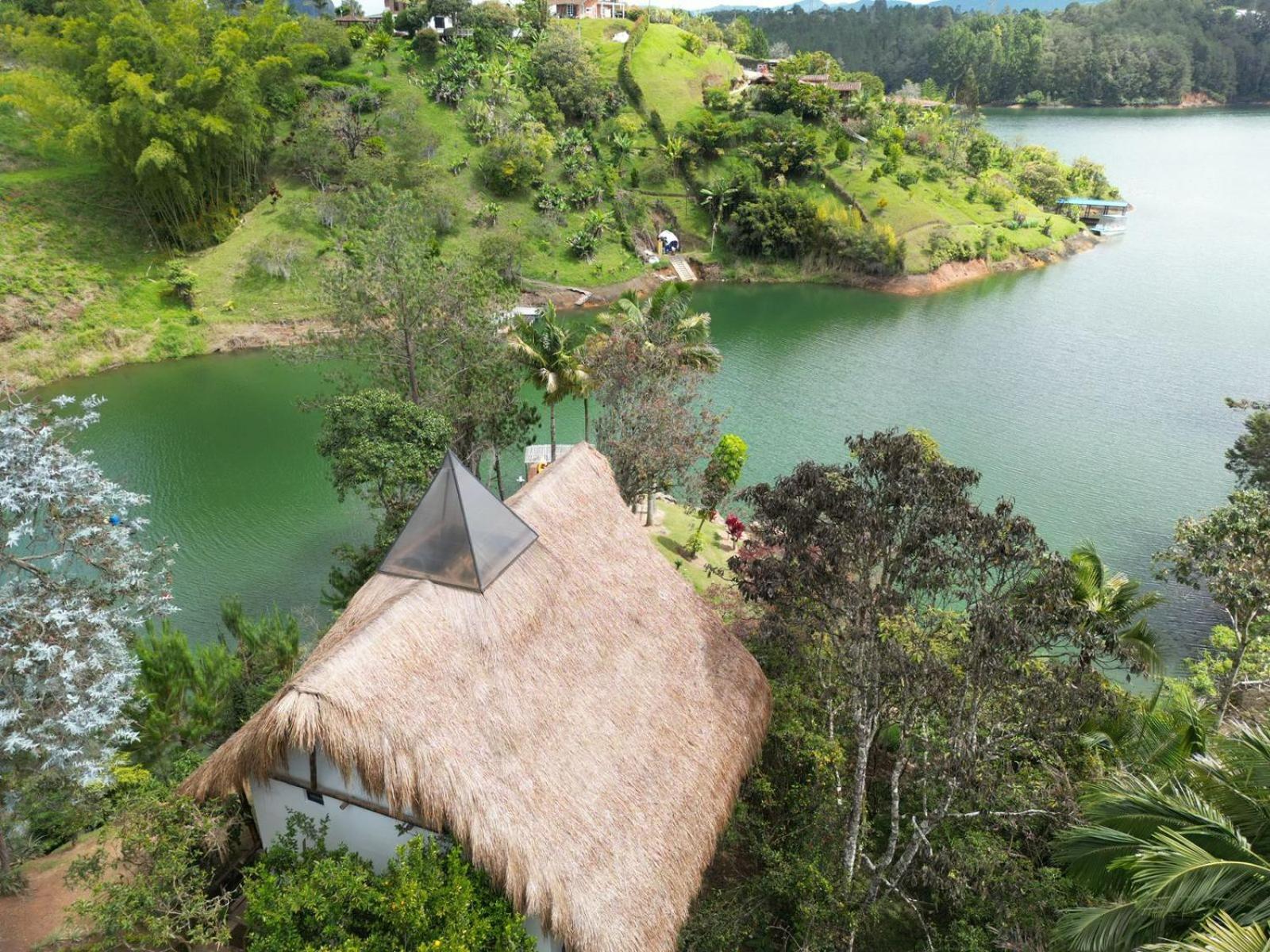 Ibuku Hotel Guatape - Chalets Extérieur photo