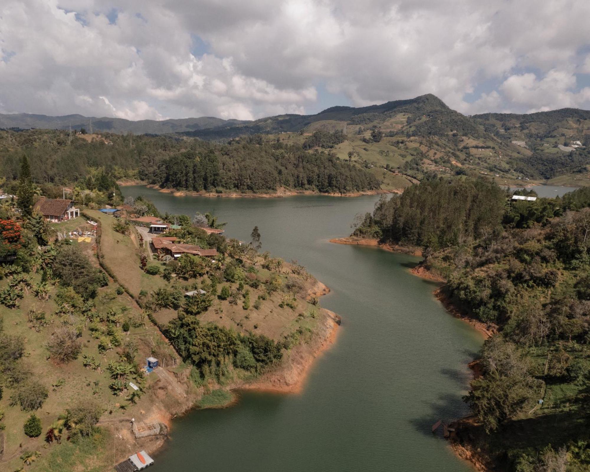 Ibuku Hotel Guatape - Chalets Extérieur photo